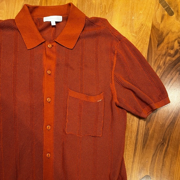 Standard Cloth Mesh Button Up - Picture 2 of 3